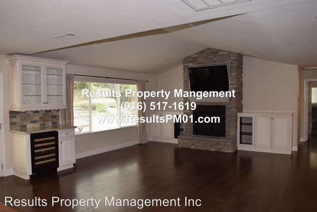 Building Photo - 8677 Pendleton Dr
