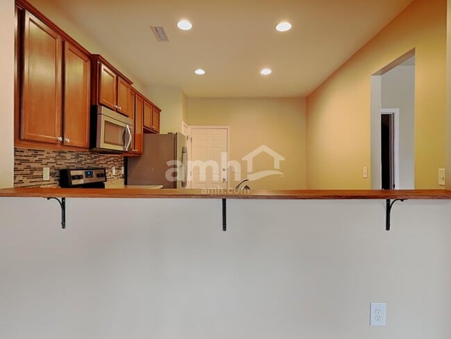 Foto del edificio - 4340 Lyman Ave