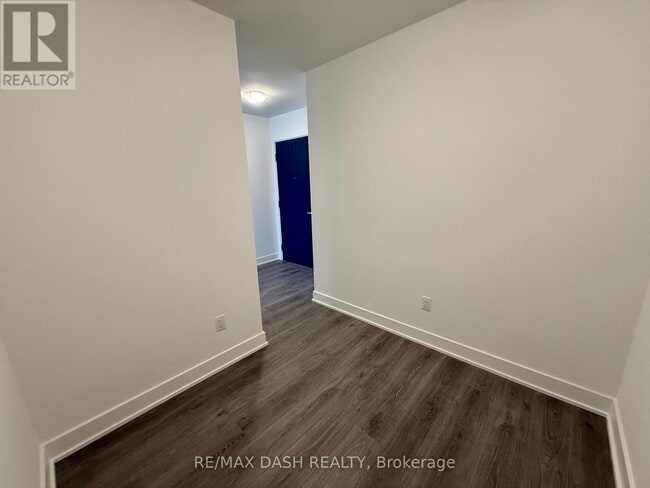 Photo du bâtiment - 2545-2545 Simcoe St N