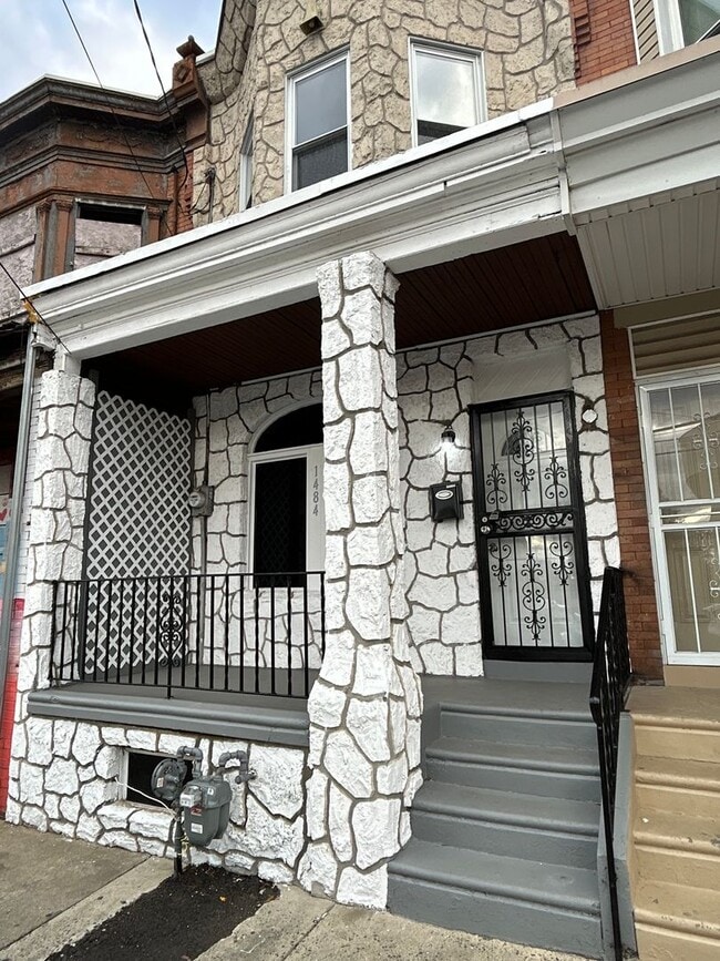 Foto del edificio - 1484 Louis St