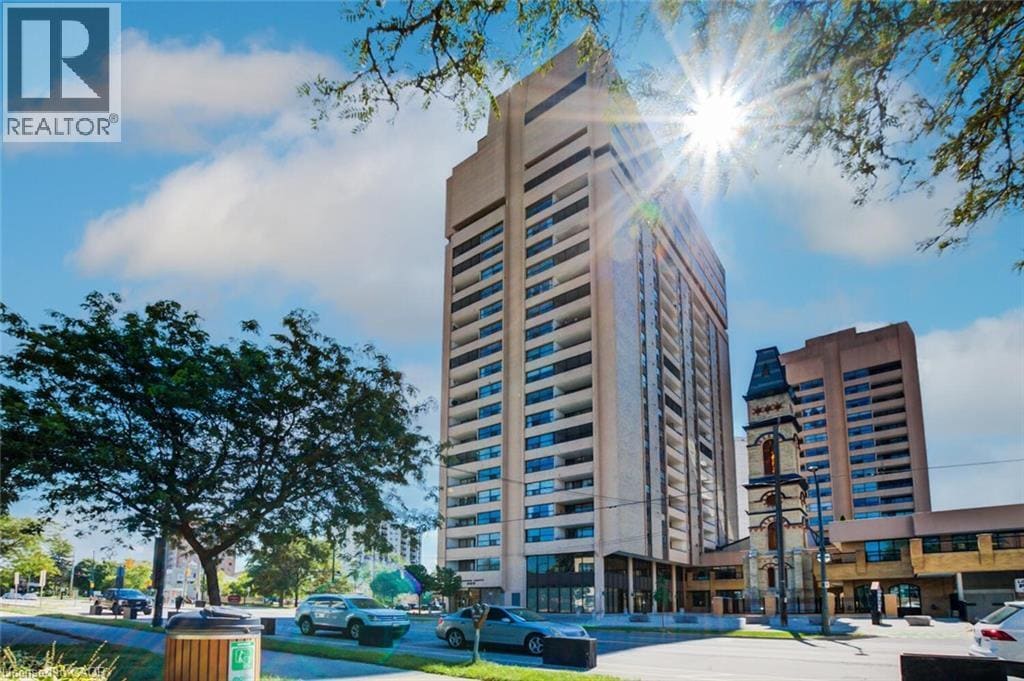 Primary Photo - 389 Dundas St