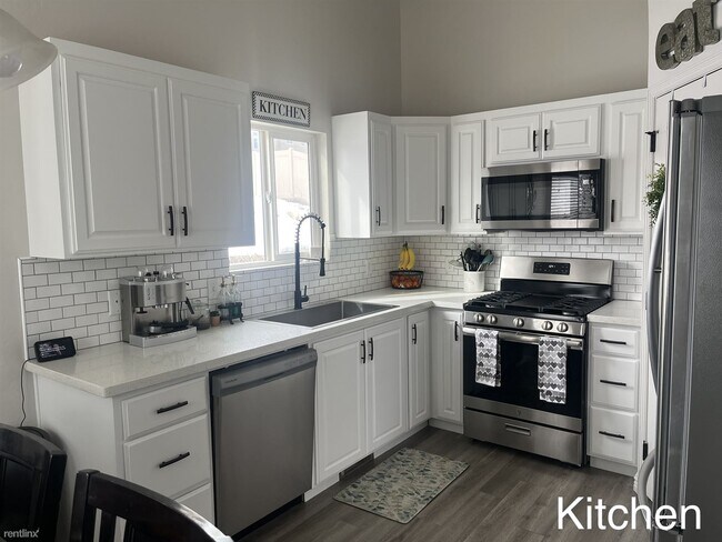 Building Photo - 5 br, 3 bath House - 490 Firestone Drive
