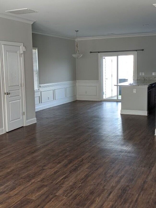Foto del edificio - 295 Halton Crossing Dr SW