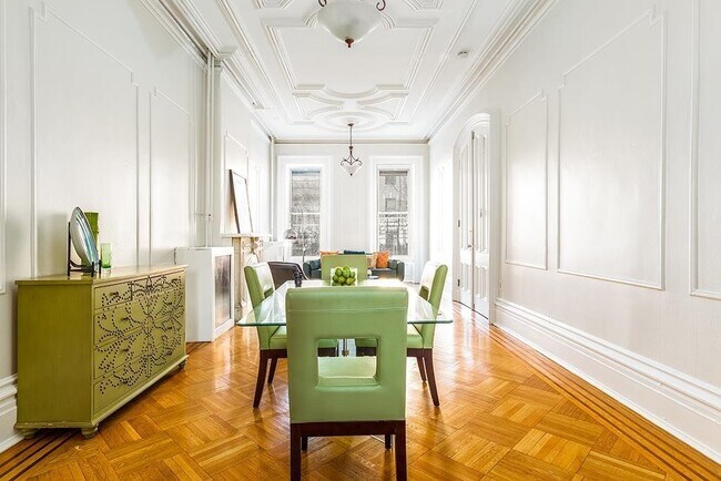 Foto del edificio - 325 Montgomery St