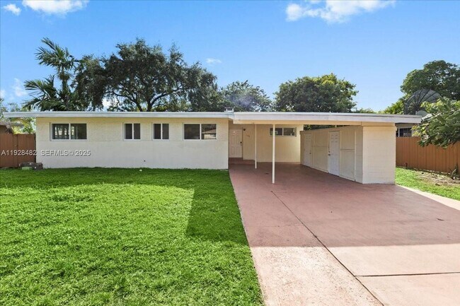 Foto del edificio - 140 NW 198th St