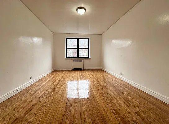 Foto del edificio - 1 bedroom in BRONX NY 10463