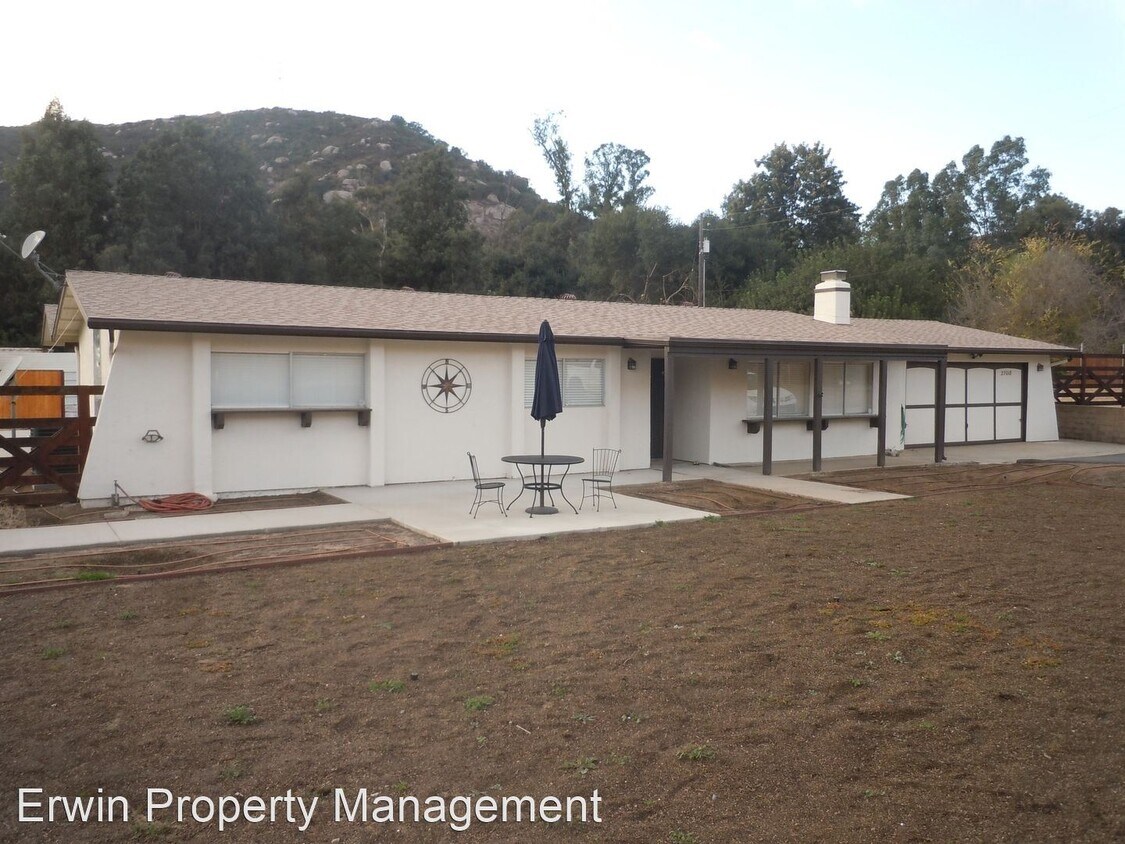 Primary Photo - 3 br, 2 bath House - 27018 N. Broadway
