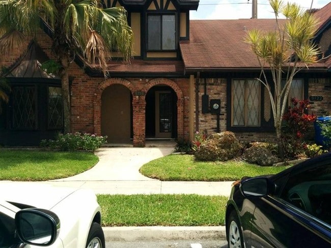 Building Photo - 9116 NW 44th Ct