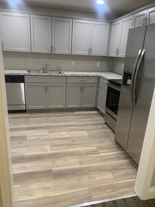 Kitchen - 2727 N 5th Street Hwy