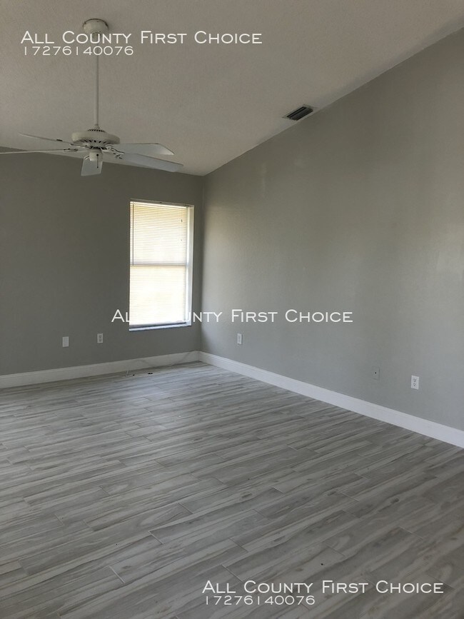 Building Photo - Amazing Belleair Beach location