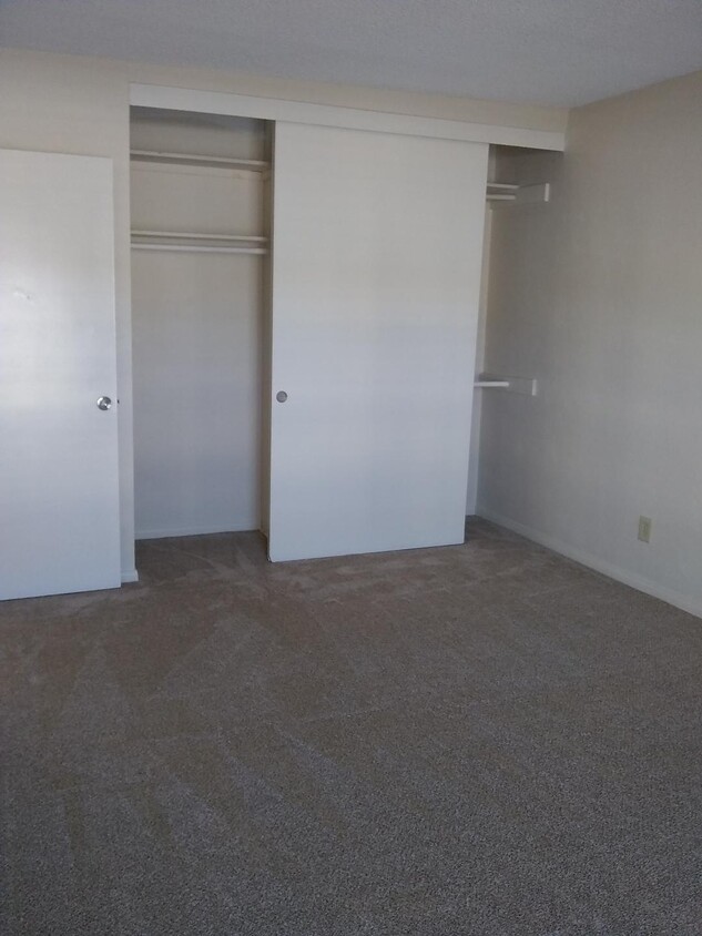 Foto del edificio - 12430 Oak Knoll Rd