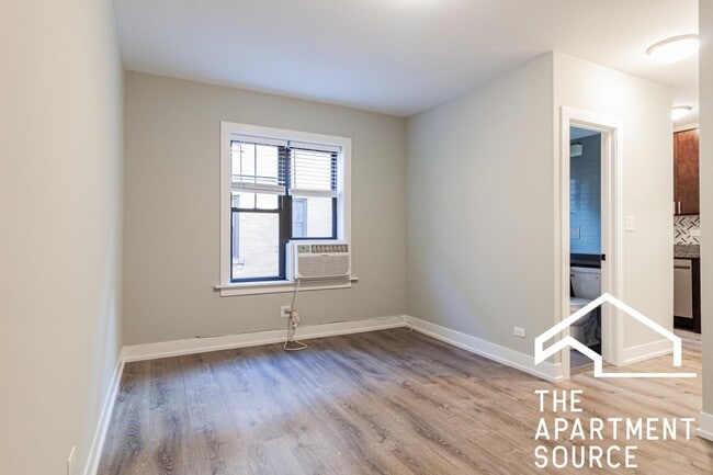 Building Photo - 431 W Belden Ave