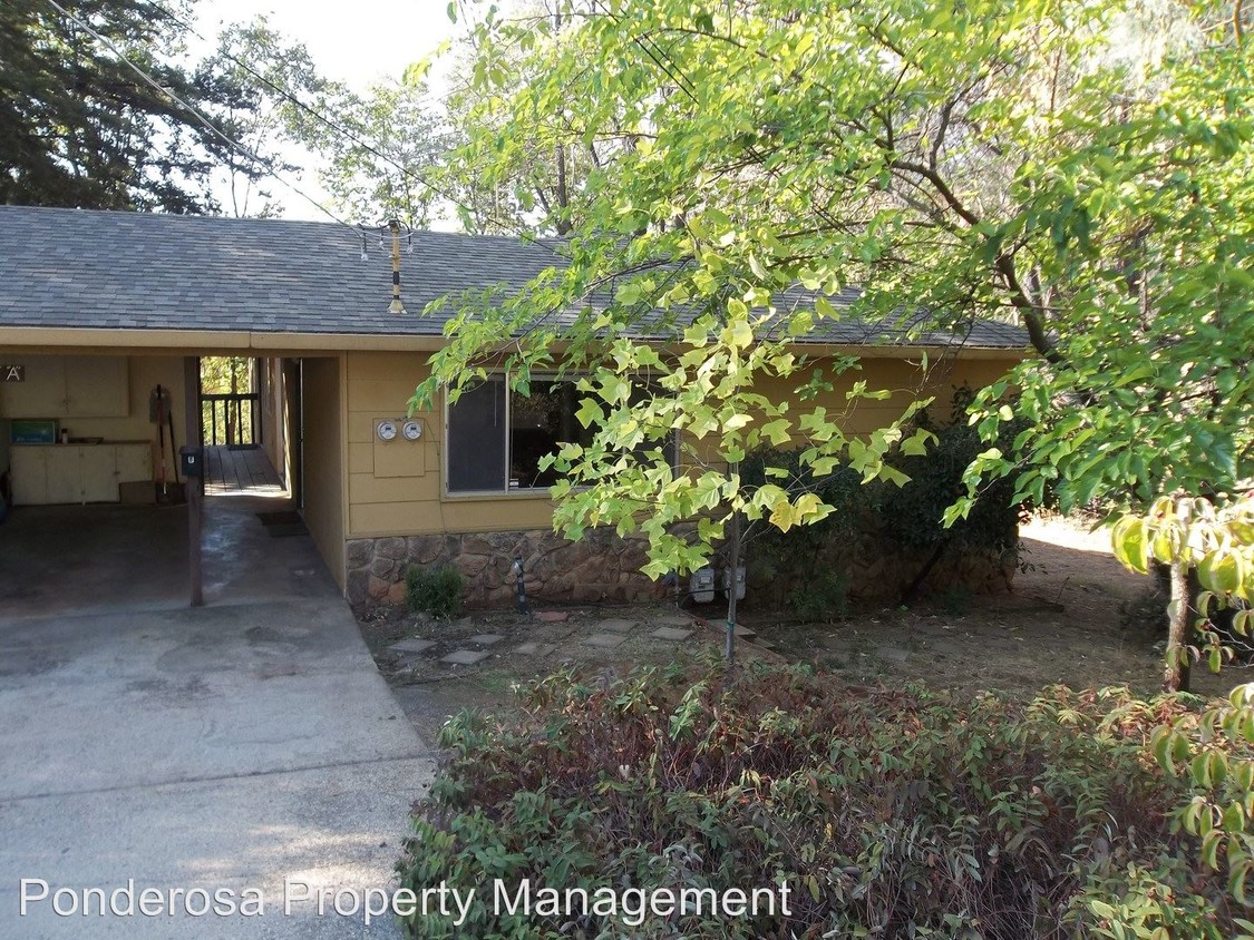 5517 Paloma Ave Unit A & B, Paradise, CA 95969 Condo for Rent in