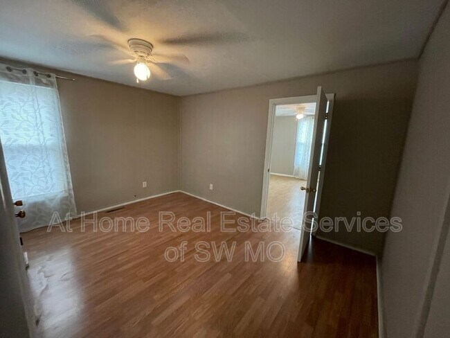 Foto del edificio - 618 W Harrison St