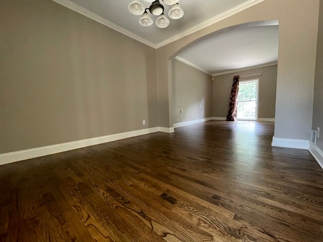 Building Photo - 956 Seville Dr