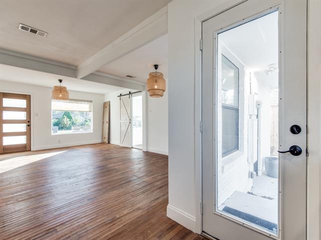 Foto del edificio - 3739 Almazan Dr