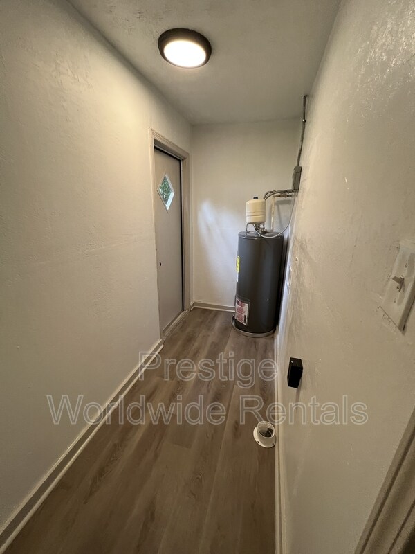 Foto del edificio - 2104 Wellborn Dr