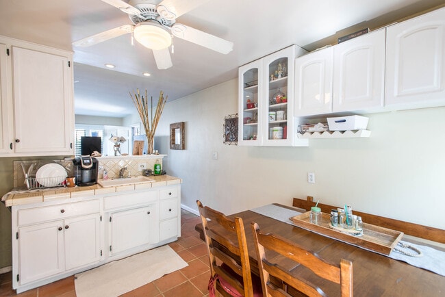 Building Photo - 227 Avenida Miramar