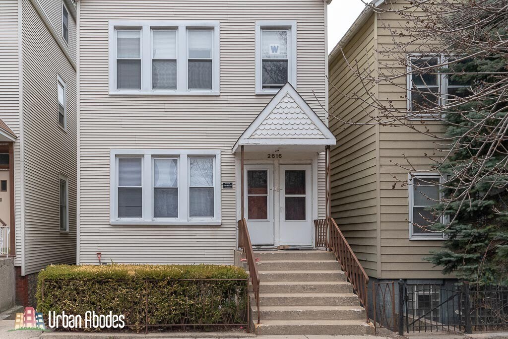 Primary Photo - 2616 N Marshfield Ave