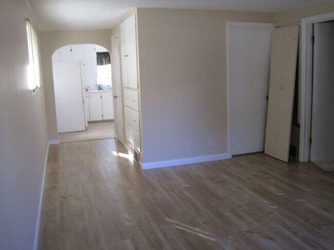 Building Photo - 2 bedroom in Billings MT 59102