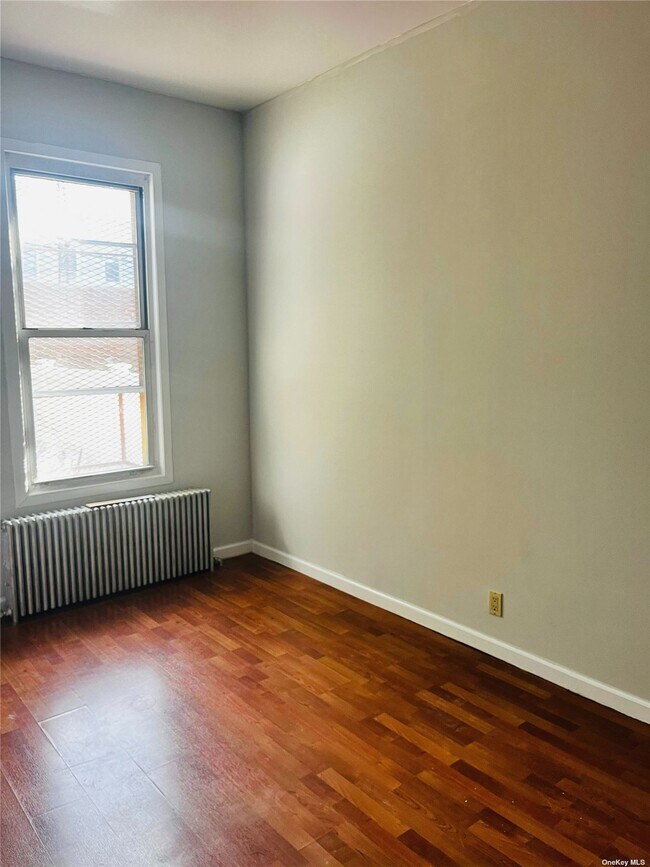 Building Photo - 59-30 Woodbine St