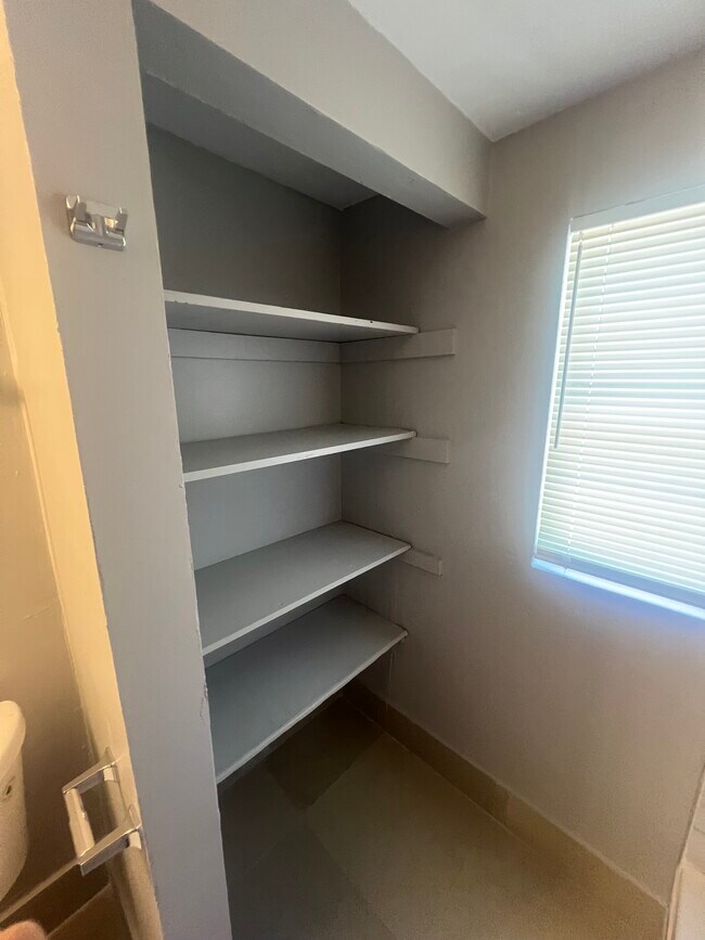 Foto del edificio - 1525 W 16th St