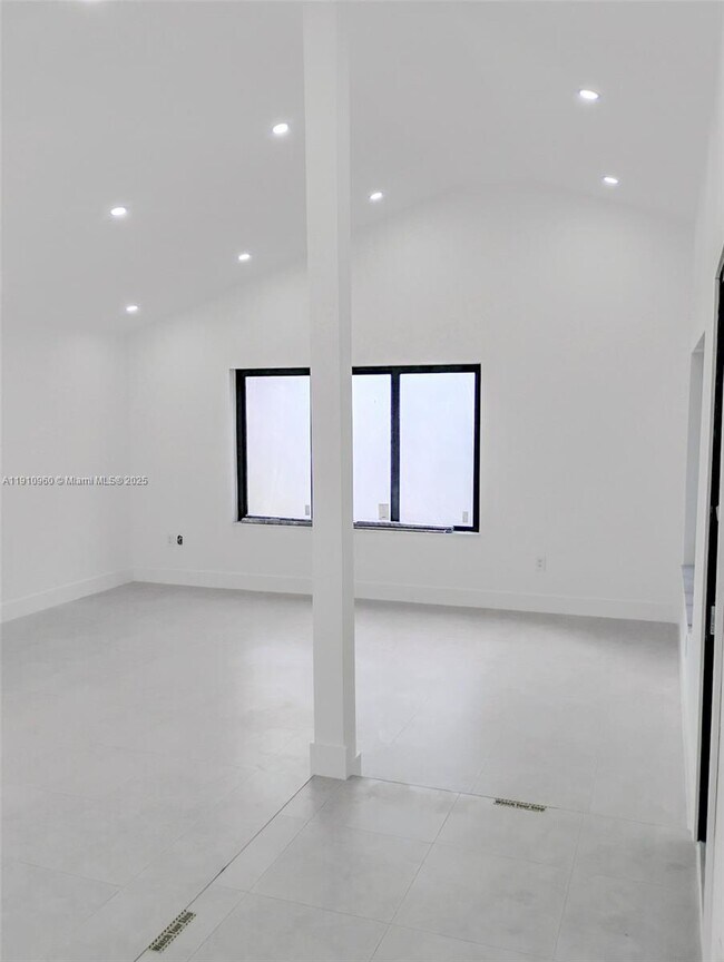 Foto del edificio - 20615 NE 9th Ct