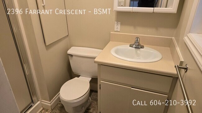 Building Photo - Unique One Bedroom Plus Den