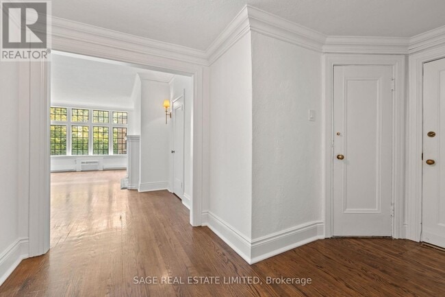 Photo du bâtiment - 150 Balmoral Ave