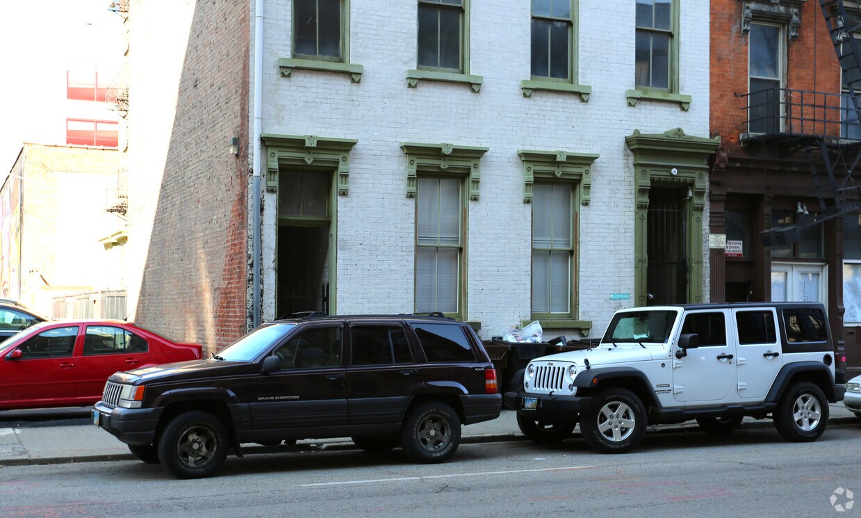 Building Photo - 1119 Walnut St