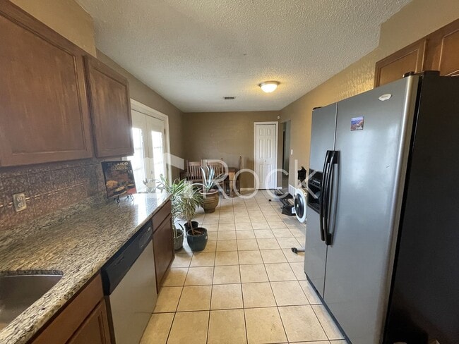 Photo - 3 bedroom/2 bathroom home in Moore Schools