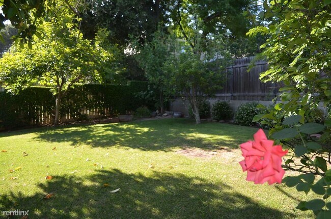 Foto del edificio - 3 br, 2.5 bath House - 1359 Salisbury Rd