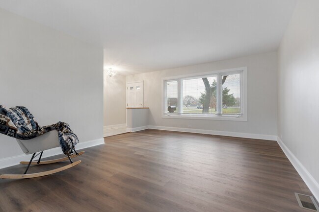 Foto del edificio - 198 Shadywood Ln