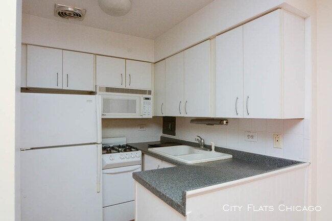 Building Photo - 2629 N Hampden Ct