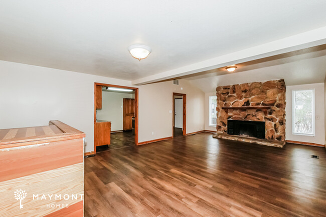 Building Photo - 939 N Routiers Ave