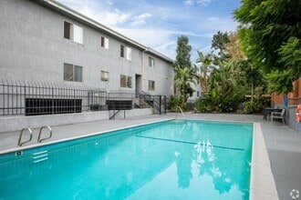 Building Photo - 6651 Haskell Ave