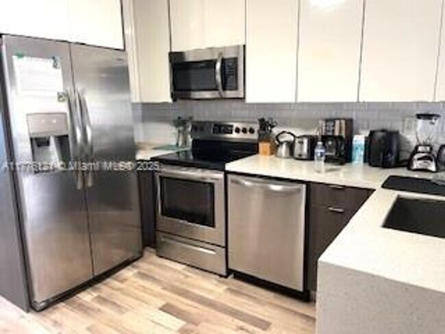 Foto del edificio - 4580 NE 3rd Ave
