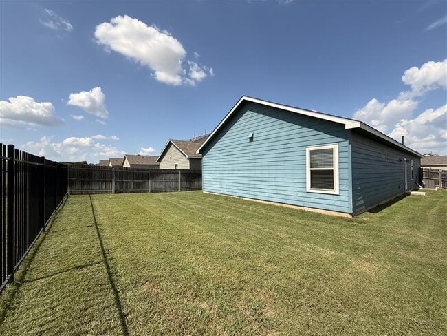 Building Photo - 1104 Boons Creek St