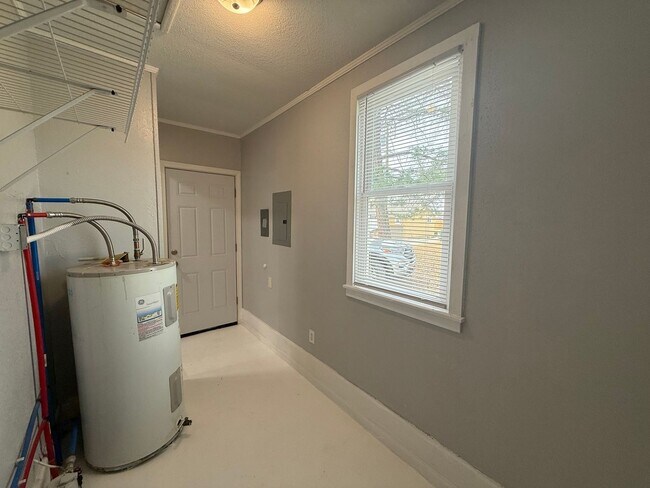 Foto del edificio - Studio house located blocks away from 10th...