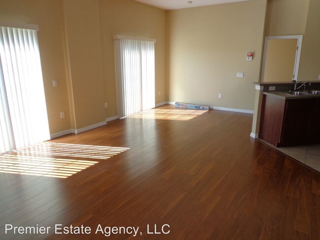 Building Photo - 2031 Estancia Cir