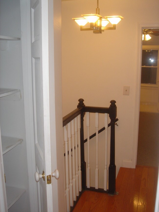 Foto del edificio - 2538 Foster Ave