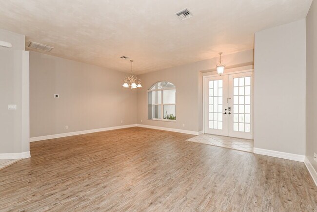 Foto del edificio - 831 SW 3rd Ave