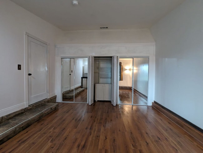 Photo - 12690 Woodward Dr House