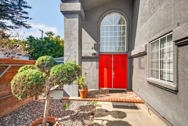 Building Photo - 2481 S Bundy Dr