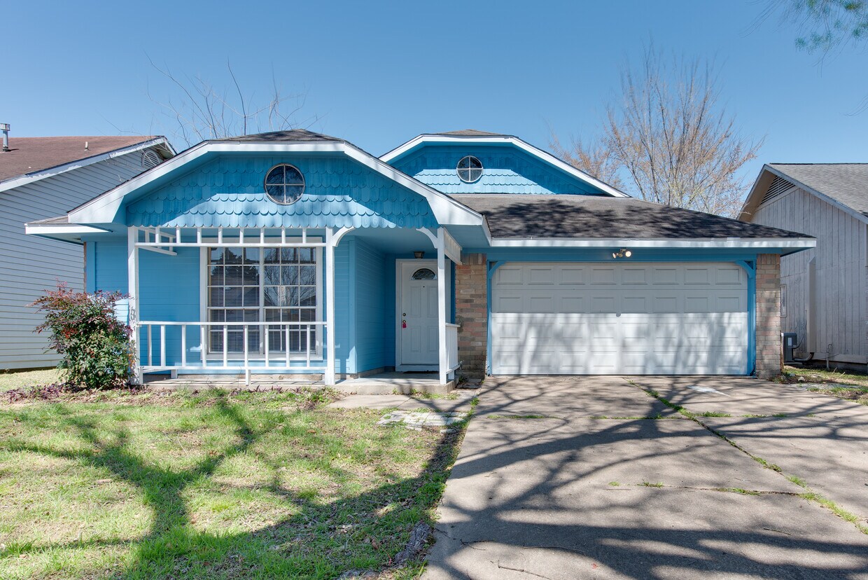 Primary Photo - 16026 Barbarossa Dr