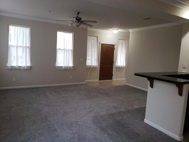 Foto del edificio - Shasta View Gardens - 3bd/2.5 ba + Office!