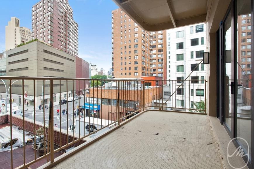 Foto principal - 2 bedroom in New York NY 10003