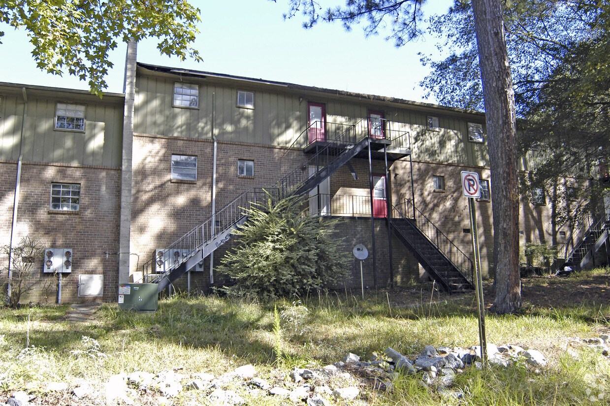 Building Photo - 5851 Lone Oak Dr SW