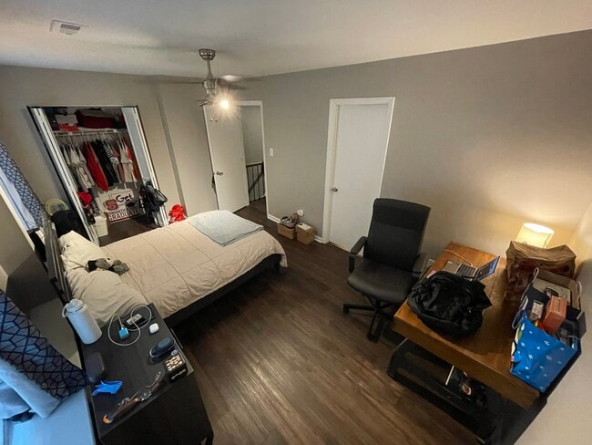 Foto del edificio - 5783 Forest Lawn Ct