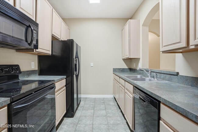 Foto del edificio - 10550 Baymeadows Rd